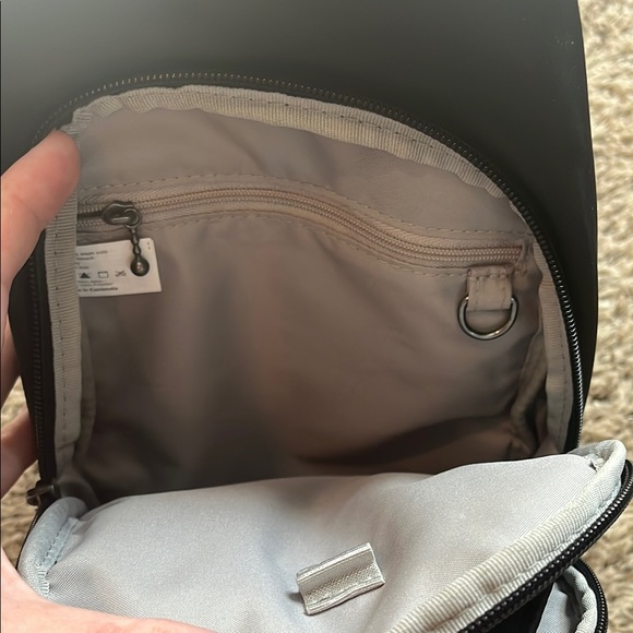 Baggallini Black Crossbody Bag - Picture 5 of 7